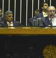 Cunha lê o pedido de impeachment da presidente Dilma  Foto: Agência Brasil
