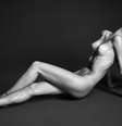 Nas imagens, Isabeli aparece em poses provocantes  Foto: The Grosby Group