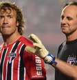 Lugano (E) e Rogério Ceni (D), durante jogo dos jogadores 2005 x jogadores 92/93, na despedida do goleiro Rogério Ceni do São paulo FC no Morumbi  Foto: Djalma Vassão/Gazeta Press