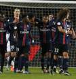 Jogadores do Paris Saint-Germain comemoram gol de Thiago Silva  Foto: Etienne Laurent / EFE