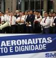A greve inclui os aeroviários, cujas atividades incluem check-in e despacho de bagagens, e os aeronautas, cuja categoria abrange pilotos e comissários de bordo. Os trabalhadores pedem reajuste de 11%, para reposição da inflação no ano passado.  Foto: Renato S. Cerqueira/Futura Press