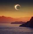 Cruzeiros entre fim de fevereiro e início de março prometem observação de eclipse solar  Foto: Igor Zh./Shutterstock