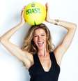 Os dentes alinhados da modelo Gisele Bündchen foram conquistados com Invisalign, que ela começou a usar em 2006. A top não tirava (e nem precisava) o aparelho ortodôntico nem para desfiles ou ensaios fotográficos  Foto: Instagram: @gisele / Reprodução