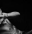 Menos de um ano depois de sua saída da boyband One Direction, Zayn Malik parece ter começado muito bem sua carreira solo. Seu primeiro single, Pillowtalk, estreou em primeiro lugar no Hot 100 da Billboard  Foto: Facebook / Reprodução