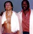 Tony Burton ao lado de SIlvester Stallone, astro da franquia "Rocky"  Foto: Reprodução