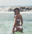 Eleita a mulher mais sexy do mundo em 2014 pela revista VIP, a beldade – que estava com apenas 19 anos – estampou a cada da edição de novembro da revista deixando todo mundo alvoroçado  Foto: Instagram/@brumarquezine / Reprodução