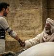 Jack Huston interpreta Ben-Hur e Morgan Freeman é Ilderim  Foto: Divulgação / Guia da Semana