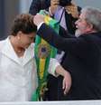 Lula e Dilma: quem é que vai vestir, de fato, a faixa presidencial a partir de agora?  Foto: Wikimedia / O Financista