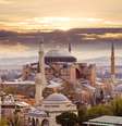 Após partida de Istambul, capitão apresentará aos hóspedes os possíveis portos e itinerários  Foto: seregalsv/Shutterstock