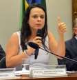 A advogada  Janaína Paschoal e o jurista Miguel Reale Jr., autores do pedido de iimpeachment da presidenta Dilma Rousseff depõem na comissão especial que analisa a admissibilidade do processo  Foto: Agência Brasil