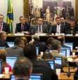 O ministro da Fazenda, Nelson Barbosa, e o professor de Direito Tributário da Uerj Ricardo Lodi durante reunião da Comissão Especial do Impeachment   Foto: Agência Brasil