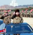 Líder da Coreia do Norte, Kim Jong Un, durante exercício miliar em local desconhecido, em foto divulgada pela agência oficial norte-americana KCNA em 25/03/2016  Foto: Reuters/KCNA