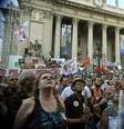 Servidores estaduais no protesto de 3 de  março contra a situação financeira e a mudança do calendário de pagamento de salários.  Foto: Fernando Frazão/ Agência Brasil
