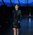 Isabeli Fontana, garota-propaganda da Karl Lagerfeld para a Riachuelo, durante desfile no SPFW  Foto: Francisco Cepeda / AgNews