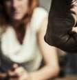 Várias mortes poderiam ter sido evitadas com assistência após a primeira agressão  Foto: iStock