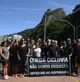 Moradores do Rio vestem preto em protesto no Mirante Lebon para cobrar punição de responsáveis por desabamento de parte da Ciclovia Tim Maia  Foto: Agência Brasil