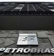 Edifício-sede da Petrobras na avenida Chile, no centro do Rio  Foto: Agência Brasil