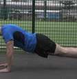 Posição inicial das flexões é fundamental para obter maior benefício com exercício  Foto: BBC / BBC News Brasil