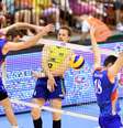 Com uma lesão na panturrilha, Murilo não atuou durante a disputa da Liga Mundial, ficando no banco  Foto: Divulgação/FIVB
