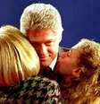 Hillary tornou-se primeira primeira dama a ser eleita para um cargo público nos Estados Unidos  Foto: DAVID AKE / BBCBrasil.com