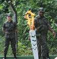Juma foi morta com um tiro de pistola após fugir e avançar sobre soldado; ela havia sido acorrentada e apresentada ao público durante cerimônia   Foto: JAIR ARAÚJO/DIÁRIO DO AMAZONAS/BBCBrasil.com
