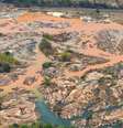 O rompimento da barragem do Fundão em Mariana deixou 19 pessoas mortas, causou destruição da vegetação nativa e poluiu a bacia do Rio Doce  Foto: Fred Loureiro/ Secom ES / Agência Brasil