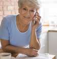 Mulheres não precisam mais esconder os fios brancos  Foto: gpointstudio/Shutterstock