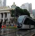 O VLT do Rio já acumula 126 horas de serviço e 851 viagens feitas. Foram percorridos 2.924 quilômetros e transportadas 207.028 pessoas   Foto: Fernando Frazão/Agência Brasil