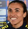 Marta, jogadora da Seleção Brasileira feminina de futebol, durante entrevista coletiva após o treino em Itu (SP)  Foto: Gazeta Press