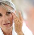 Os primeiros sinais de expressão a aparecer ficam na região dos olhos e da testa  Foto: goodluz/Shutterstock