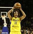 O pivo Anderson Varejão, que joga no Golden State Warriors, é um dos principais jogadores da Seleção Brasileira de basquete  Foto: Getty Images
