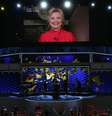 Hillary Clinton aparece no telão durante a convenção dos democratas  Foto: Getty Images