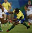 Lance da partida entre Brasil e Estados Unidos no rúgbi de 7 na Rio 2016  Foto: EFE