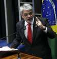 O senador Humberto Costa disse que alguns parlamentares estariam optando votar a favor do impedimento por não se expor a “pressões”, mas poderiam mudar de opinião e alterar o voto  Foto: Agência Brasil