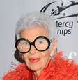 Iris Apfel acredita que a moda não contempla mulheres acima de 40 anos   Foto: Ron Adar/Shutterstock