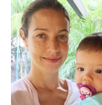 Luana Piovani comemorou os primeiros passos da filha Liz, de 11 meses, em um vídeo publicado no Instagram nesta quarta-feira, dia 17 de agosto de 2016  Foto: Reprodução, Luana Piovani/ Instagram / PurePeople