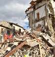Terremoto atinge a região central da Itália e deixa vários mortos e construções destruídas  Foto: Getty Images