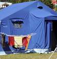 A Defesa Civil italiana informou nesta terça-feira que 999 pessoas se instalaram nos acampamentos e ginásios poliesportivos  Foto: EFE