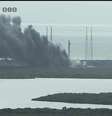 Coluna de fumaça é vista no local da explosão no Cabo Canaveral  Foto: EFE