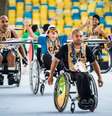 Cadeirantes participam de ensaio para a abertura; ideia é que o público tenha contato com 'coisas incríveis' que devem 'desmontar o preconceito'  Foto: FILIPE COSTA / BBCBrasil.com