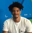 Arnaud Assoumani, de 31 anos, já tem no currículo quatro medalhas paralímpicas no atletismo  Foto: Arquivo Pessoal/BBC Brasil