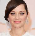 Apesar de Jolie ter alegado não existir uma terceira pessoa, Marion Cotillard foi apontada como pivô da separação  Foto: PurePeople