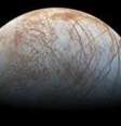 O satélite de Júpiter é um dos principais alvos dos cientistas na busca por vida extraterrestre no Sistema Solar  Foto: NASA / BBCBrasil.com