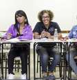 Alunas da turma de 2016 do Transenem, em Belo Horizonte, cursinho preparatório para o Enem em BH voltado para pessoas trans e travestis  Foto: BRUNO FIGUEIREDO/ÁREA DE SERVIÇO