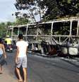 Criminosos realizaram uma série de ataques a ônibus do transporte coletivo de São Luís na madrugada de sexta-feira  Foto: Honório Moreira/Futura Press