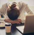 Estresse e falta de sono causados pelo excesso de trabalho podem aumentar chances de doenças crônicas  Foto: iStock