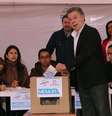Juan Manuel Santos, presidente da Colômbia, durante votação no referendo sobre acordo de paz com as Farc  Foto: EFE