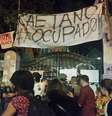 Alunos desocupam escola invadida em protesto contra reforma do ensino médio  Foto: Agência Brasil