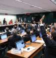 Comissão Especial da Câmara que analisa a PEC 241, que limita os gastos públicos, aprovou na quinta-feira (6) o texto principal do substitutivo do relator, deputado Darcísio Perondi  Foto: Agência Brasil