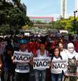 Após concentração no vão-livre do Masp, o grupo segue pela Avenida 9 de Julho até a Secretaria de Educação  Foto: Agência Brasil